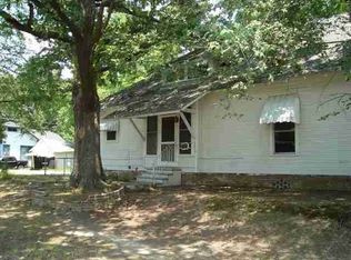 2219 S Linden St, Pine Bluff, AR 71603