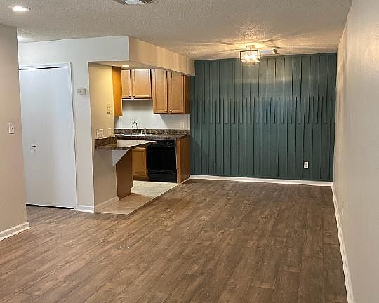 2nd image of 2858 Plaza Terrace Dr