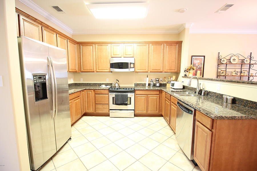 2nd image of 1453 E Beach Blvd