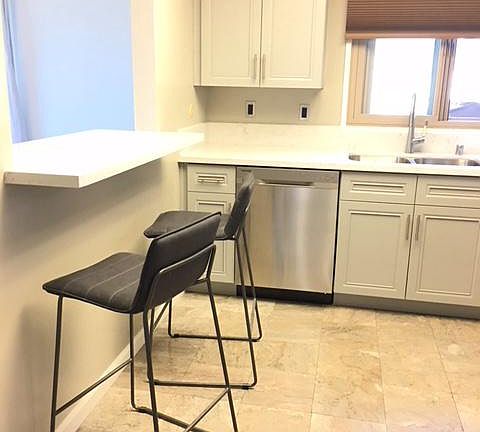 2nd image of 6716 Clybourn Ave #20