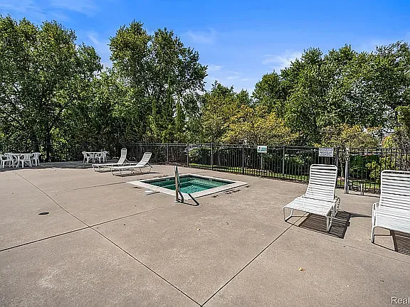 17200 Addington Dr — Photo 23