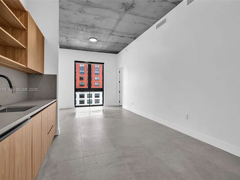91 NW 27th St #204 — Photo 4