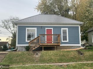 402 W Stone Ave, Fairfield, IA 52556