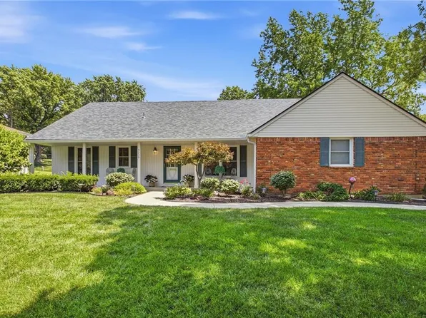 9239 Switzer Rd, Overland Park, KS 66212