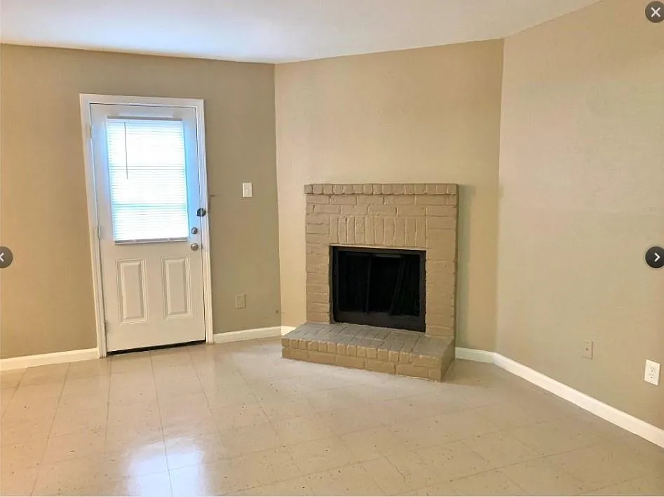 2 bed, 1.5 bath, 1221 sqft, $1,125 — Photo 3