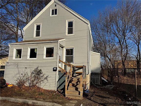 2nd image of 11 Hall St