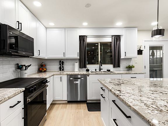 4th image of 7715 E Vernon Ave #1