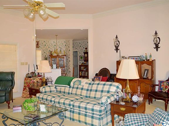 5th image of 155 Heritage Dr
