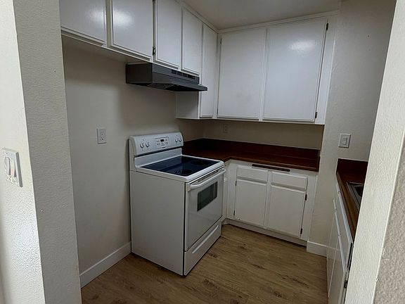 3rd image of 21801 Roscoe Blvd Unit 128