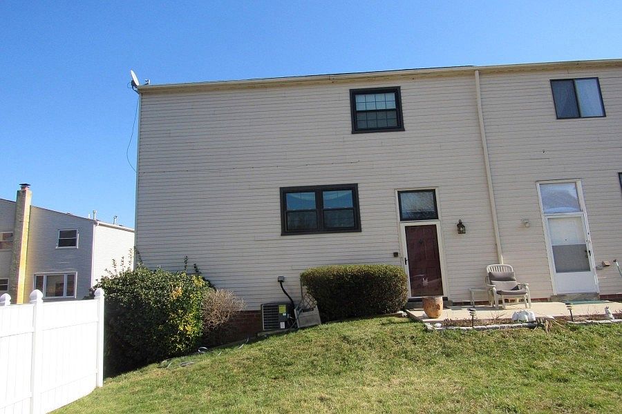 1st image of 1529 Marcy Pl #B
