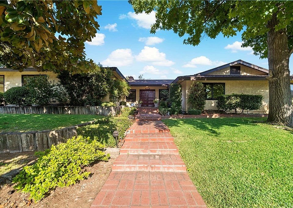 1st image of 2884 N Theodora Dr