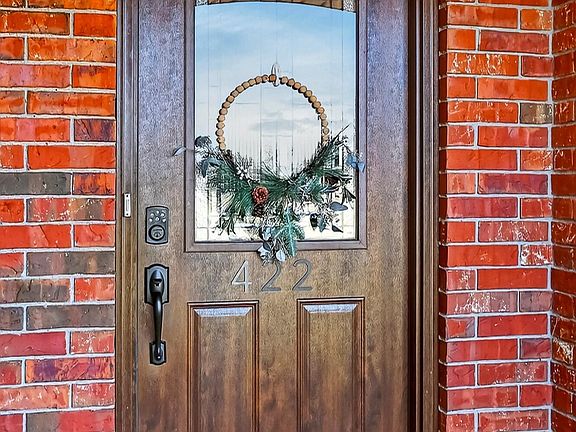 3rd image of 422 Fieldstone Road