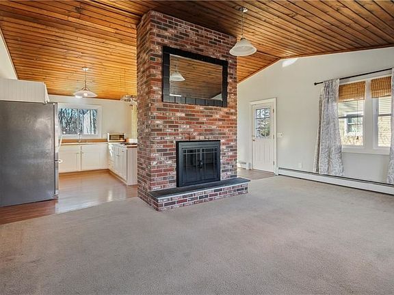 5th image of 64 Andre Ave