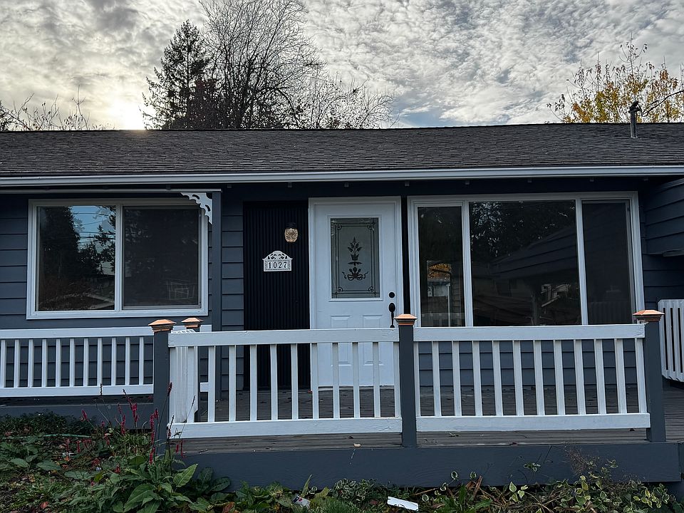 Front view (new exteriror paint)