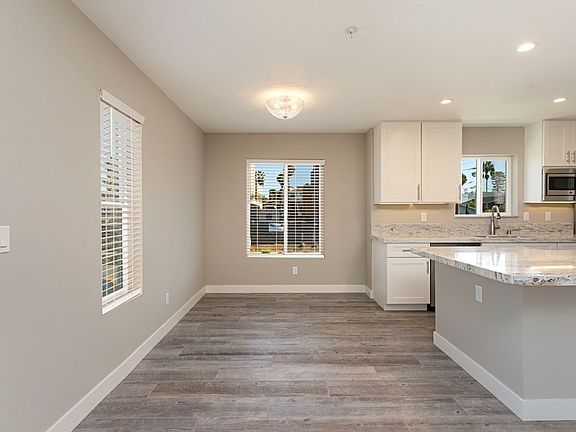 4th image of 519 N Tremont St #B