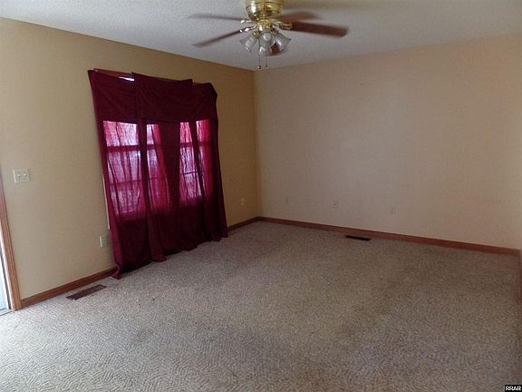 5th image of 1213 Lone Oak St