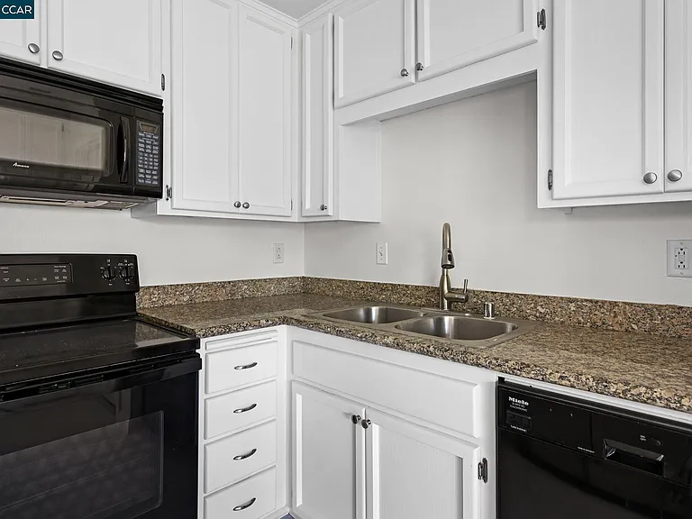 5012 Lakeview Dr #201 — Photo 13