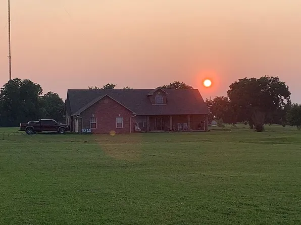 68 Country Hill Rd, Ardmore, OK 73401