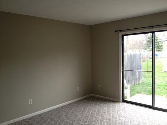 5th image of 2925 S Park St