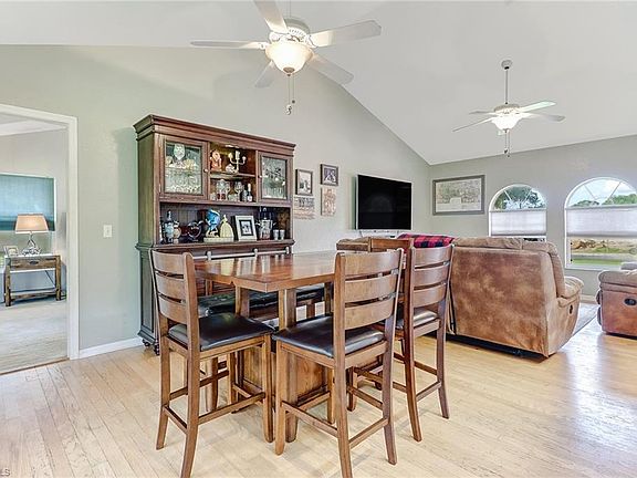 4th image of 8136 Cypress Dr N