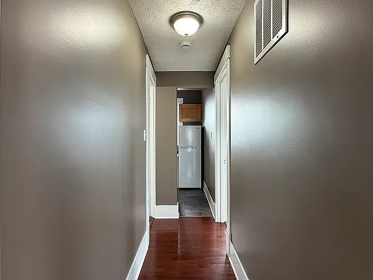 2626 Dewey Ave #6 — Photo 9