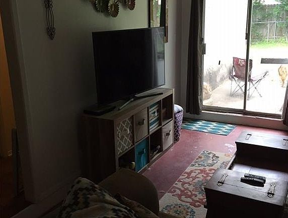 3rd image of 1527 Pine Ridge Dr #A-b