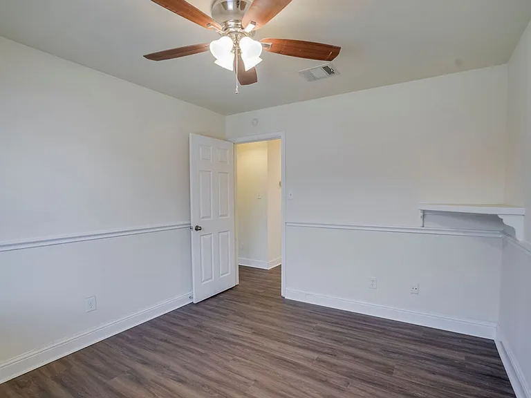 17004 Bishopsgate Dr — Photo 12