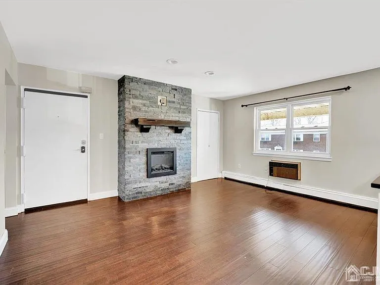 289 Main St #8K — Photo 16