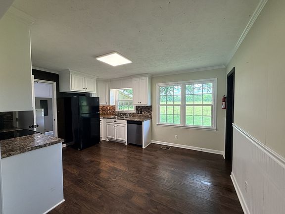 5th image of 900 Vinta Mill Rd
