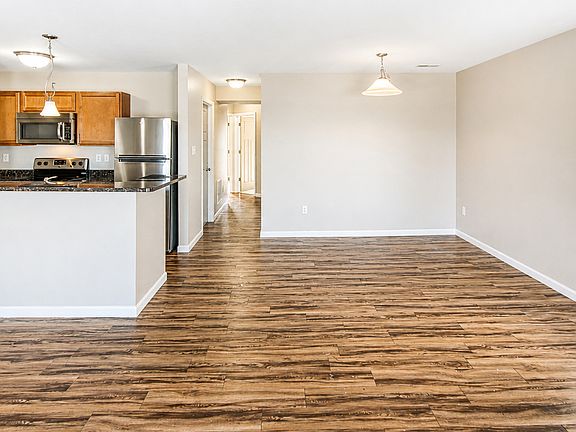 3rd image of 28 Stonewall Creek Ct #311