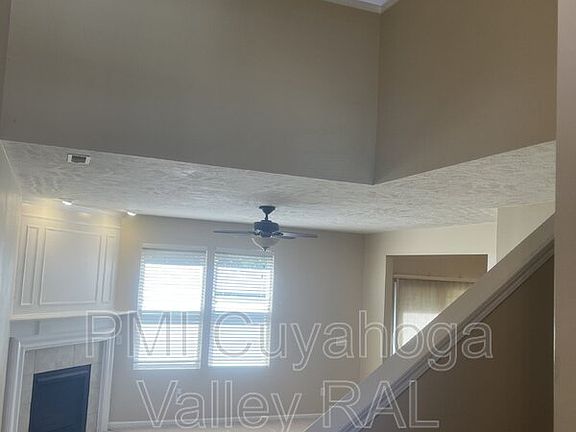 3rd image of 4046 Gardiner Run