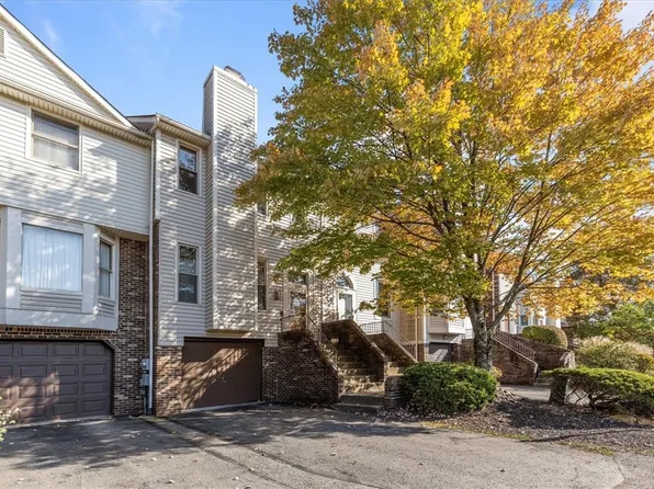 205 Spring Run Dr, Monroeville, PA 15146