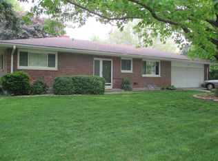 7401 Glenwood Cir, Lincoln, NE 68510