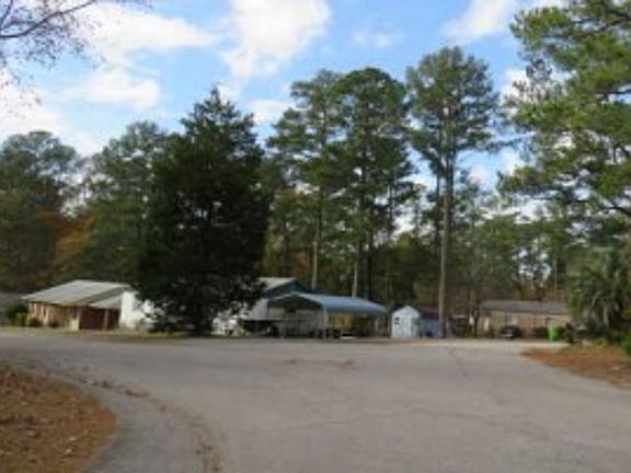 Exterior Neighborhood (street photo)