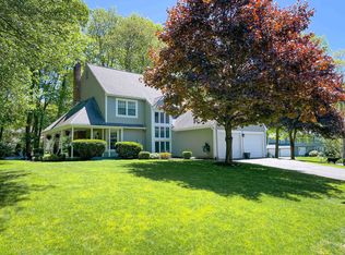 4 Green Woods Ln, Unionville, CT 06085