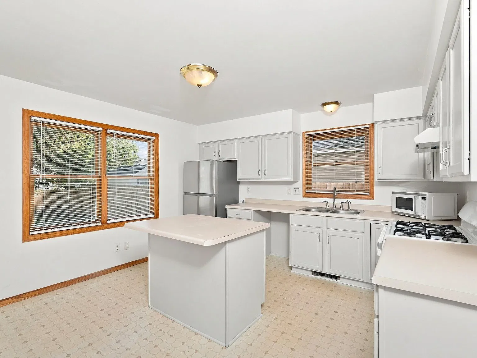 2324 Emerson Avenue North - 1 — Photo 3