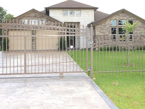 2nd image of 3521 Cadena Dr