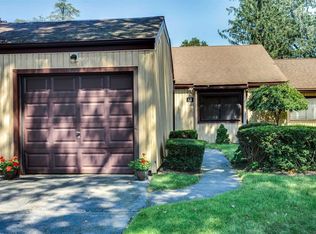 44 Strathmore Gate Dr, Stony Brook, NY 11790