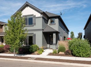 3424 SW 28th St, Redmond, OR 97756