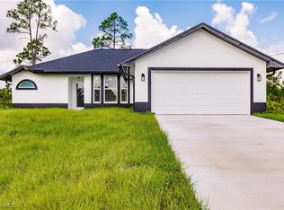 816 Maple Ave N, Lehigh Acres, FL 33972