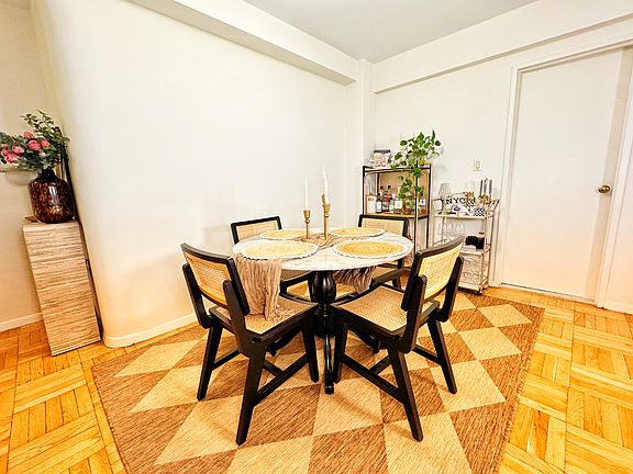 4th image of 249 E 48th St APT 7G