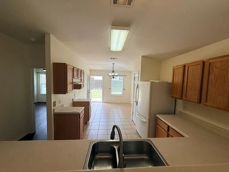 116 Spur Cv — Photo 6