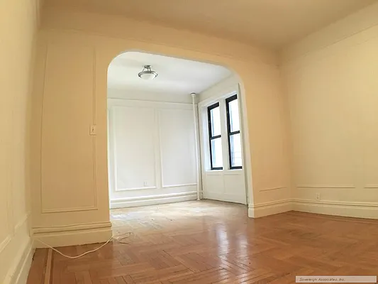 Rented by Sovereign Associates | media 27