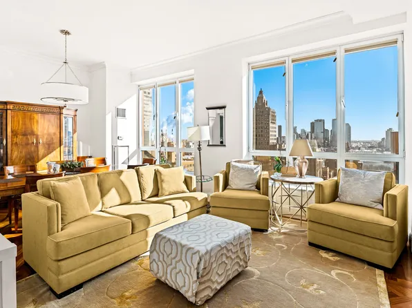 351 East 51st Street image 1 of 10