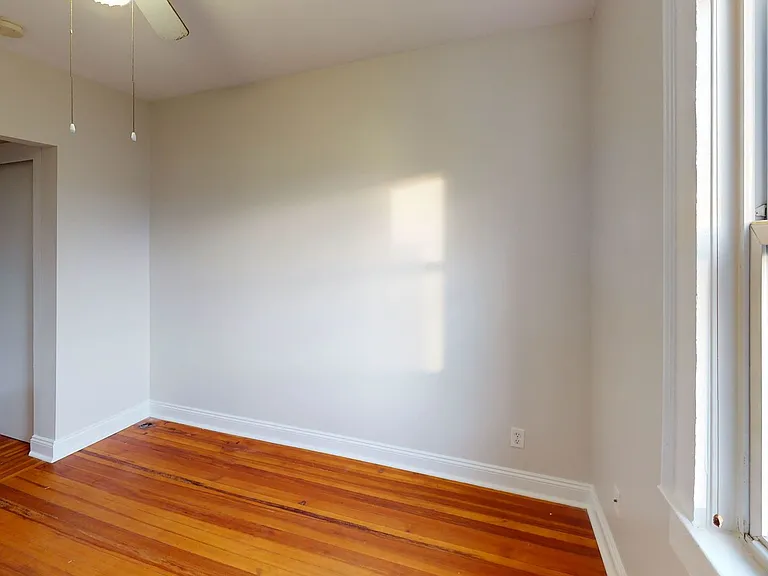542 Chapel St #4 — Photo 12