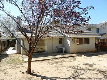 3rd image of 44616 Foxboro Ct