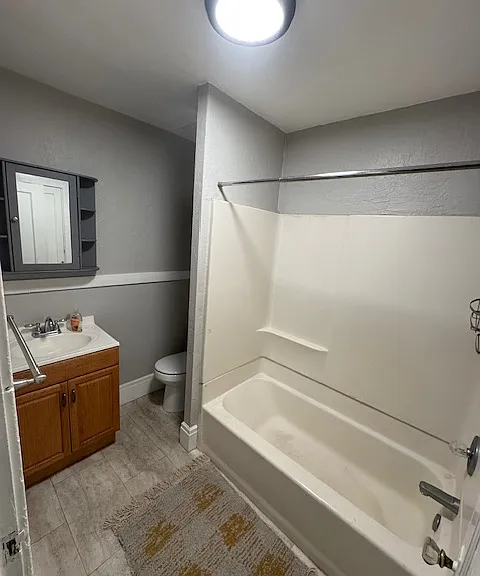 445 Staten Ave #1 — Photo 9