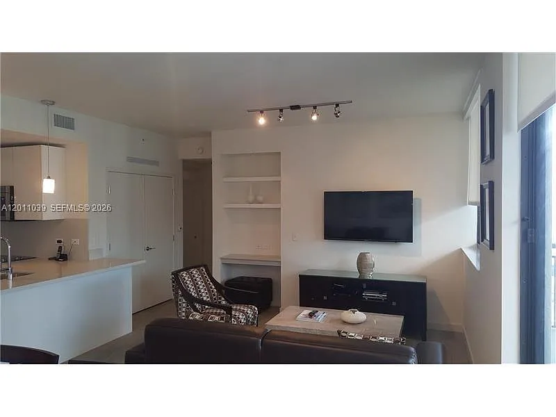 Building Photo - 999 SW 1st Ave #2514