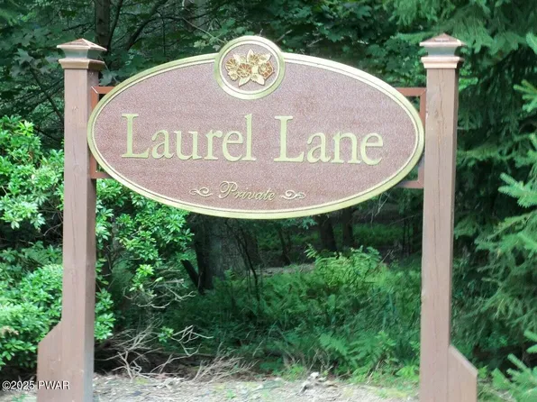 130 N Knob Rd, Greentown, PA 18426