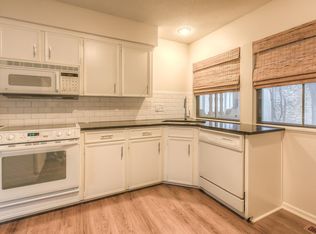 7507 W 102nd St, Overland Park, KS 66212